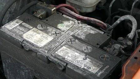 وجود رطوبت روی بدنه باتری 