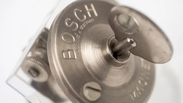 استفاده از سوئیچ جرقه با کلید جداشونده - بوش – 1912