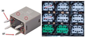 محل پل زدن روی جعبه‌فیوز موتور تیبا/ساینا برای یکسره‌کردن رله دوبل