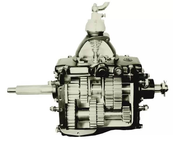 نمونه گیربکس دستی از نوع کشویی ساده (سه دنده) ZF مدل K30 - 1930