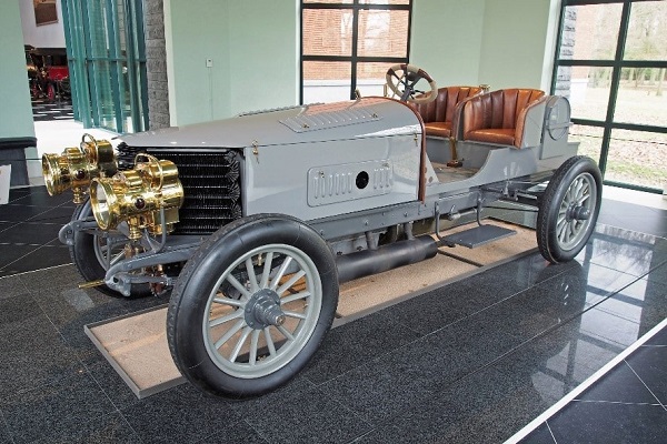 خودرو چهارچرخ محرک