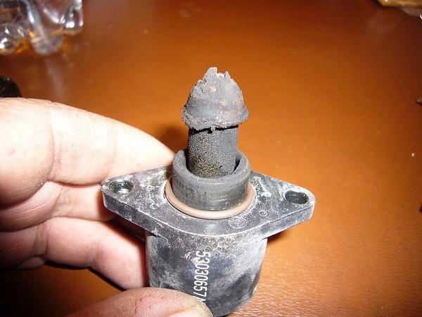 بررسی رسوب گرفتی روی نوک مخروطی استپرموتور
