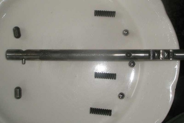 خرابی مجموعه قفلی میل ماهک ساچمه فنر یا پین