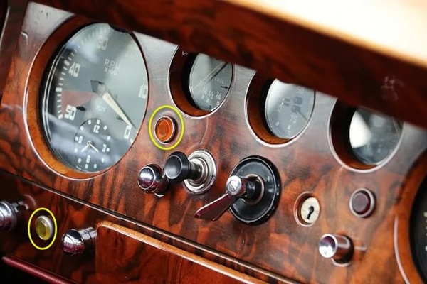 اضافه شدن لامپ‌های هشداری به صفحه نشان‌دهنده‌ها